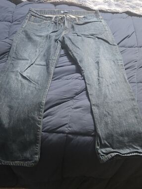 Gently Used Mens Gap Relaxed Jeans 36x32